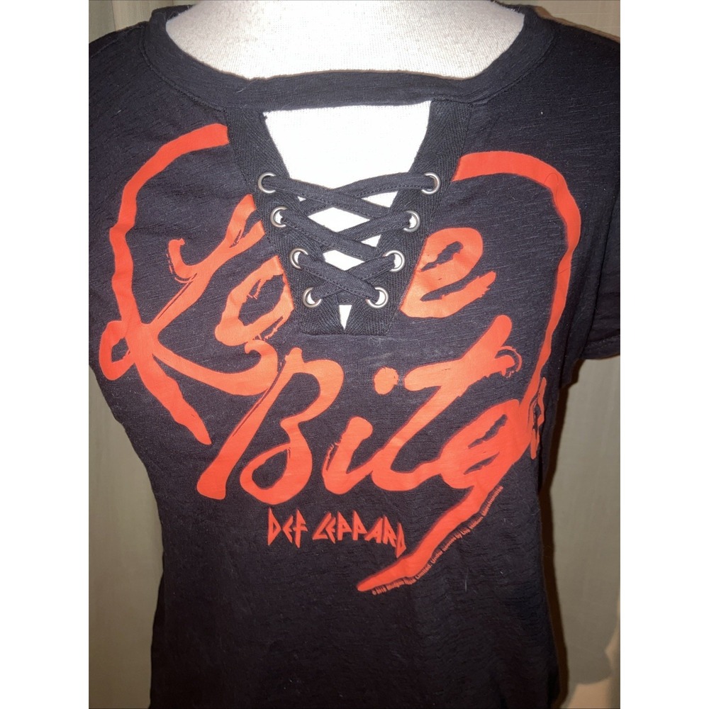 Rock & Republic Def Leppard Love Bites Lace Up Black Top Size Small Rock Tee 80s